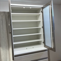 食器棚の画像