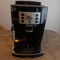 デロンギ　全自動コーヒーメーカー
の画像