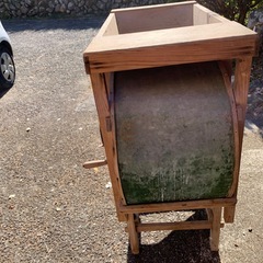 　レトロな木製農機具の画像