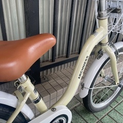 🔹キッズバイク　18インチ 補助輪・キックスタンド付きの画像