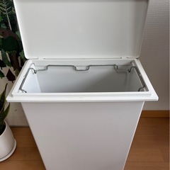 ゴミ箱 フタ付き　の画像