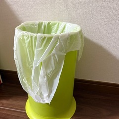 ゴミ箱の画像