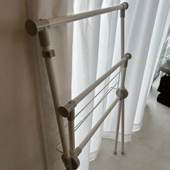 物干しラックの画像