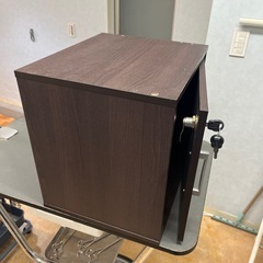 鍵付き収納ボックスの画像