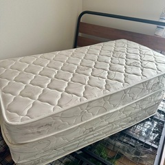 ポケットコイル三折りマットレス(セミダブル)の画像