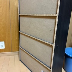 コミック 本棚 黒色 木製の画像