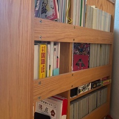 美品 キャスター付き本棚の画像