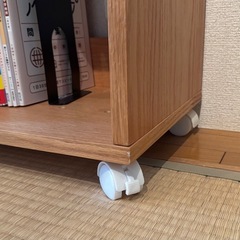 美品 キャスター付き本棚の画像
