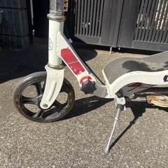 足踏み式スクーターの画像
