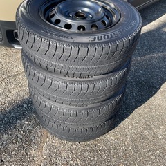 更に大幅値下げしました❗️スタッドレスタイヤ（ブリヂストンBLI...