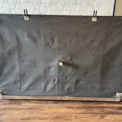 ダブルサイズのベットとマットレス
　の画像