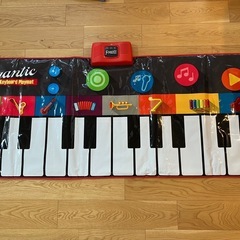 説明付きGigantic キーボード プレイマットの画像