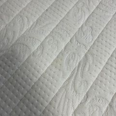 ダブルベッド　マットレス付きの画像