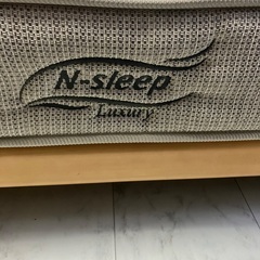 ダブルベッド　マットレス付きの画像