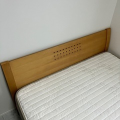 ダブルベッド　マットレス付きの画像