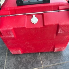 【Coleman】ホイールクーラー/60QT（レッド/ホワイト）の画像