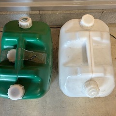 20Lポリタンク 2個　1個は未使用ですの画像