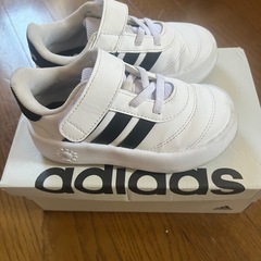 15cm靴adidas の画像