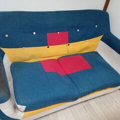 デザインの可愛い二人掛けソファの画像