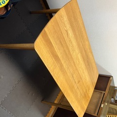 リビングテーブルの画像