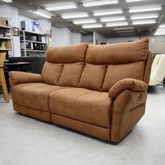 【美品‼️】定価132,000円♪ ビッグウッド 200cm幅2人掛け電動リクライニングソファ 2モーター USBポート付き レザーファブリック製ブラウン♪の画像