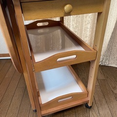 アンティークキッチンワゴン　キャスター付きの画像