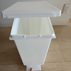 ニトリ　消臭スリムペダルペール20Lの画像