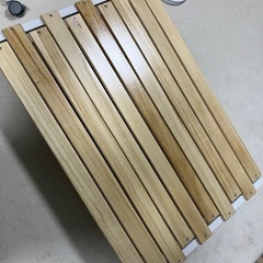 キャスター付き　伸縮布団収納ラックの画像