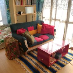 デザインの可愛い二人掛けソファの画像