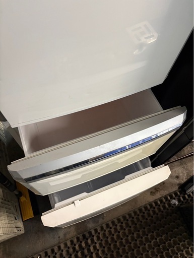 【中古・動作品】三菱 冷蔵庫 MR-C34W-W（335L）／配送OK