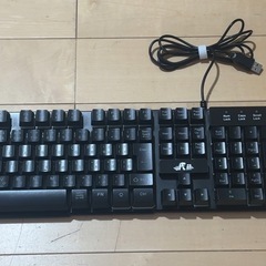 PC キーボード　RGBの画像