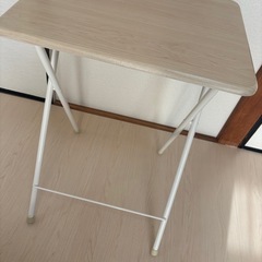 机　簡易机　デスクの画像