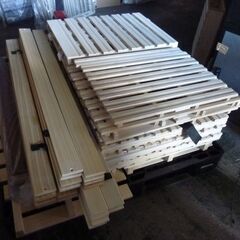 第1225回　スノコ　　すのこ　取り放題　未使用　ベッド　ＤＩＹ素材　木材　エラー品　リフォームの画像