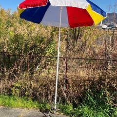 早者勝日差し避け/ビーチパラソル/🟥🟨🤍🟦/中古の画像