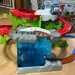 美品 プラレール GOGOトーマス 滝にダイブ！アドベンチャーピーク  【定価5977】の画像