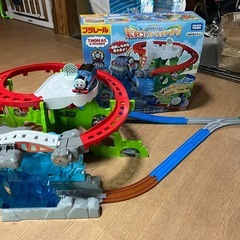 美品 プラレール GOGOトーマス 滝にダイブ！アドベンチャーピーク  【定価5977】の画像