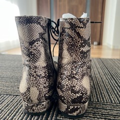 😊美品ヘビ柄ブーツ😊お引き取りの早い方優先とさせて頂きます🙇‍♀️の画像