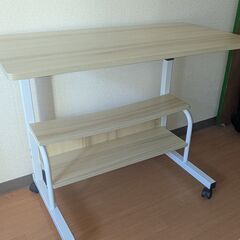 【高さ調節可・分解可】昇降式デスク／サイドテーブルの画像
