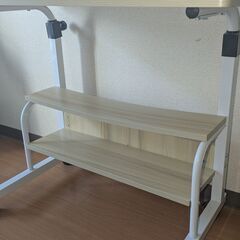 【高さ調節可・分解可】昇降式デスク／サイドテーブルの画像