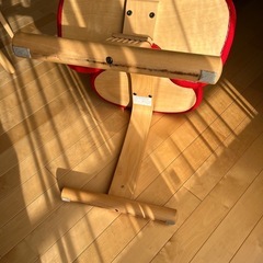 ノルウェーリボ社のバランスチェアイージーの画像