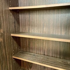 【直接引渡し】扉収納付き本棚 市場価格15,780円 大容量の画像