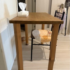 ハンドメイドキノテーブルの画像