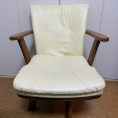 ダイニングテーブルと椅子4つのセットの画像