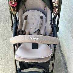 combi コンビ　ベビーカーの画像