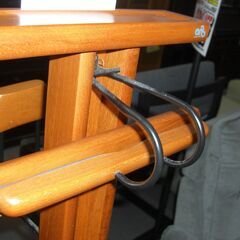 （☆1台限り☆今お持ち帰りなら30％OFFの）　木製ハンガーラック　木目　44cm幅　高く買取るゾウ八幡東店の画像