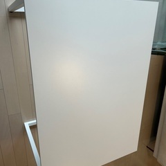 デスク(幅100×奥行き70×高さ70)の画像