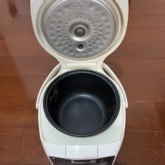 炊飯器
の画像