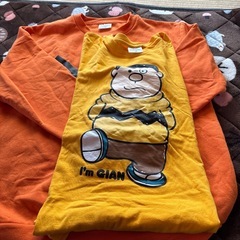 ジャイアン柄のトレーナーと長Tシャツの画像