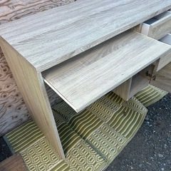 パソコンデェスクの画像