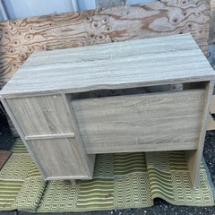 パソコンデェスクの画像